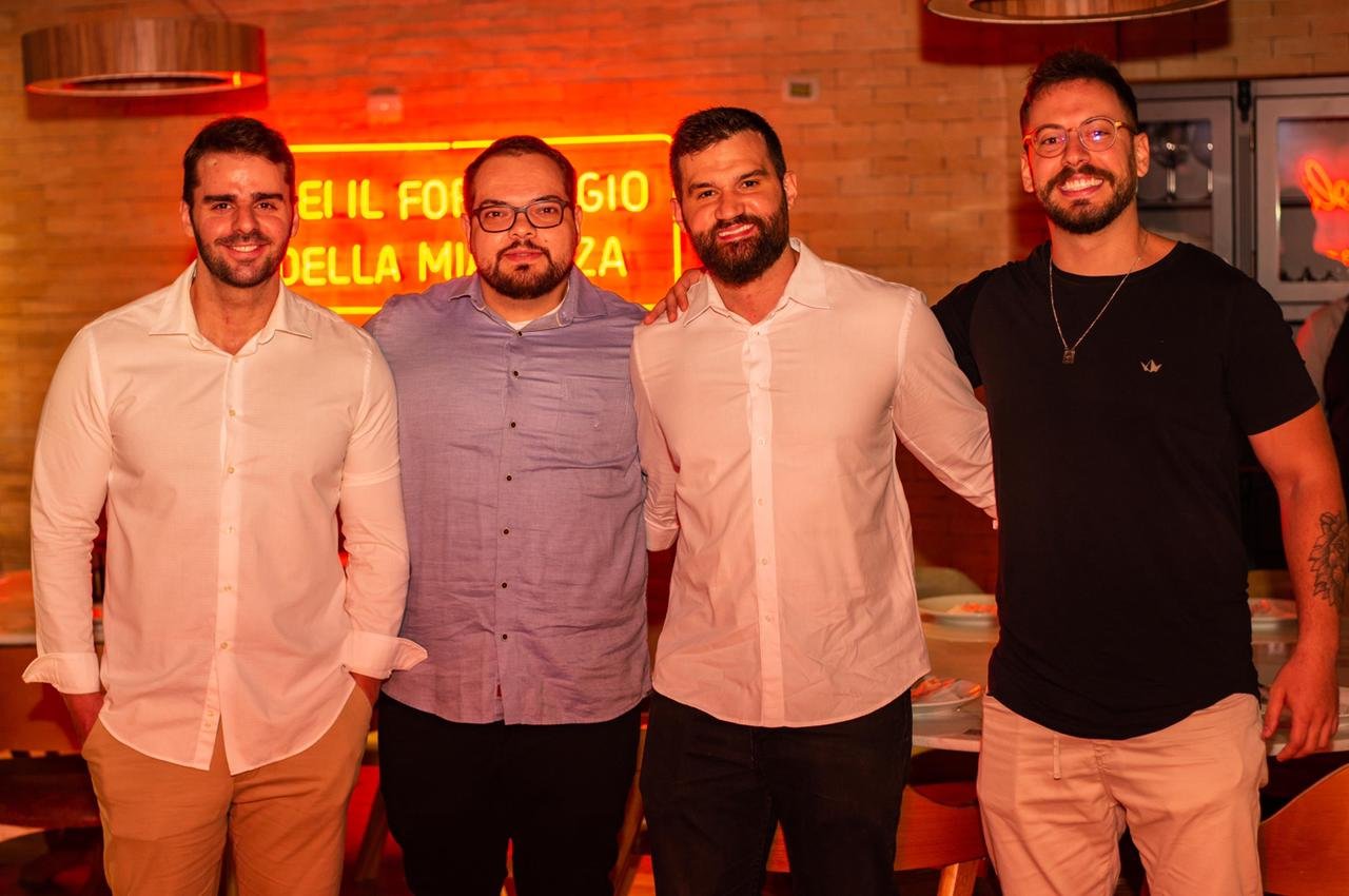 Os sócios da La Braciera Pizzaria, Guilherme Paim, Marcos Paulo, Gustavo Brunello e Daniel Lucco Os sócios da La Braciera Pizzaria, Guilherme Paim, Marcos Paulo, Gustavo Brunello e Daniel Lucco