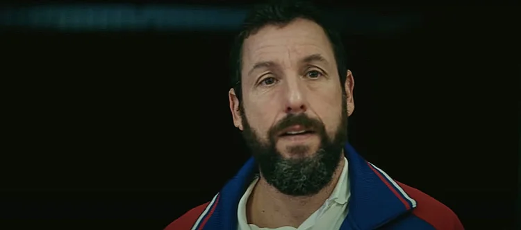 Adam Sandler em cena de "Arremessando Alto", novo filme da Netflix (Netflix / Captura de tela/Reprodução)