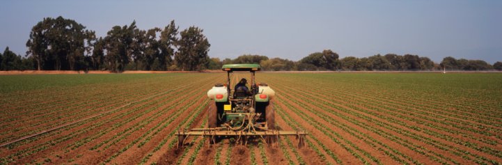 Aplicação de fertilizantes no campo: Nutrien, gigante do setor, anuncia aquisição no Brasil (Getty Images/Getty Images)