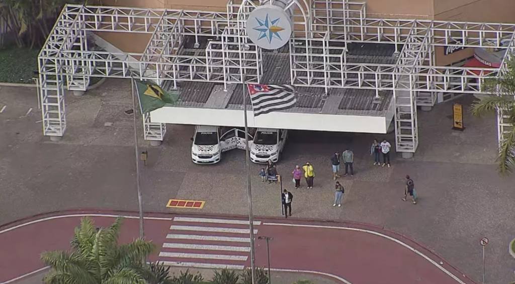 Shopping Aricanduva: assalto a joalheria acabou com tiroteio (TV Globo/Reprodução)