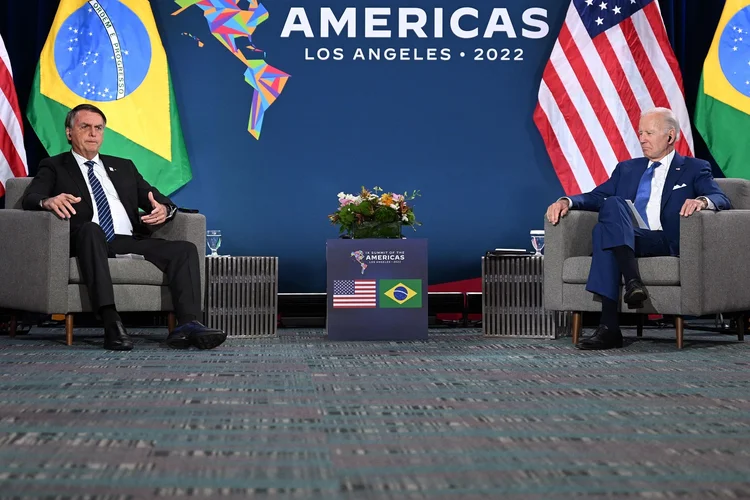 Bolsonaro e Biden: A reunião bilateral com ministros dos dois países foi curta (Jim WATSON / AFP/Getty Images)