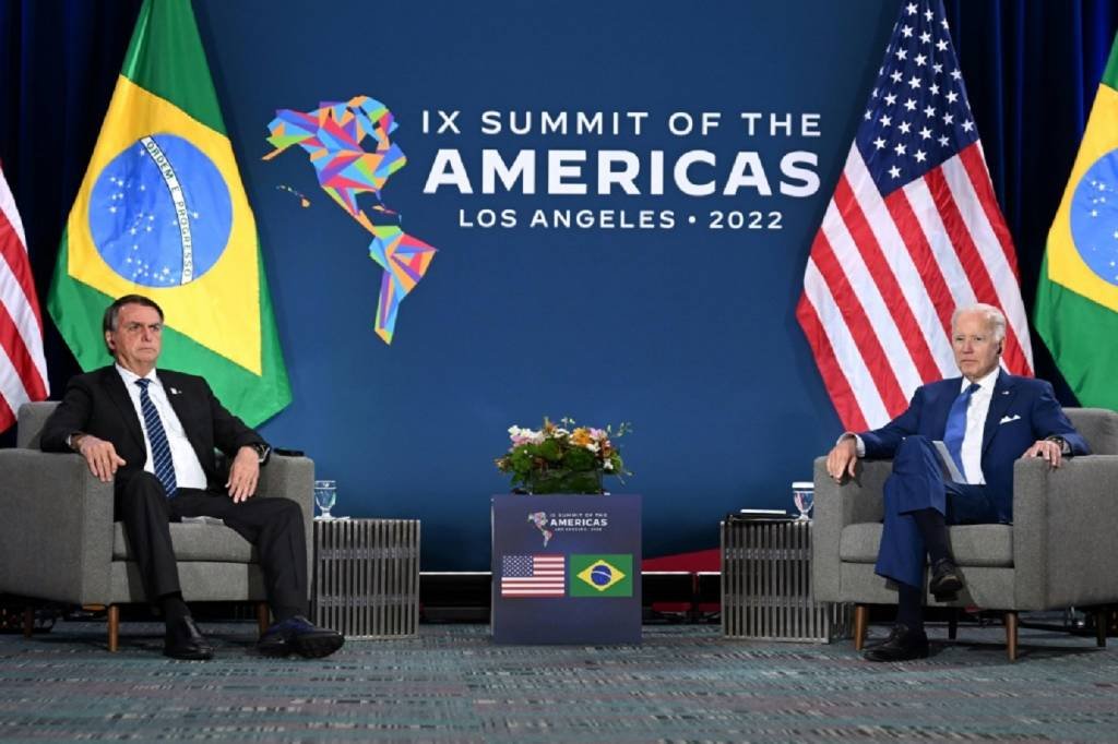Bolsonaro cita Amazônia e eleições no Brasil em reunião com Biden