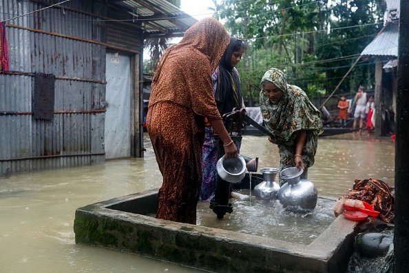 Inundações na Índia provocam mortes e deixam milhões desabrigados (Kazi Salahuddin Razu/NurPhoto via Getty Images)/Getty Images)