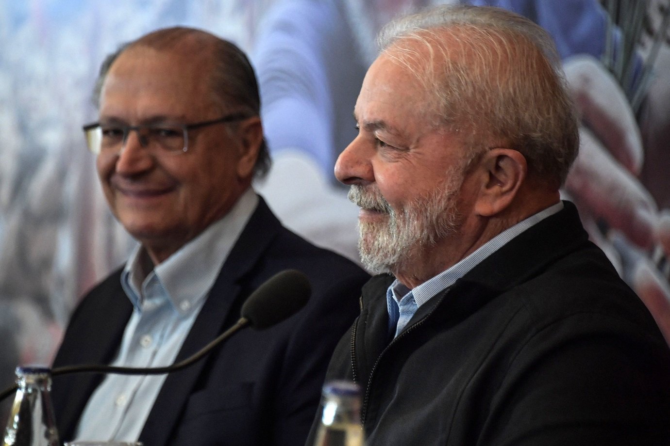 Lula escala Alckmin para diálogo com Temer