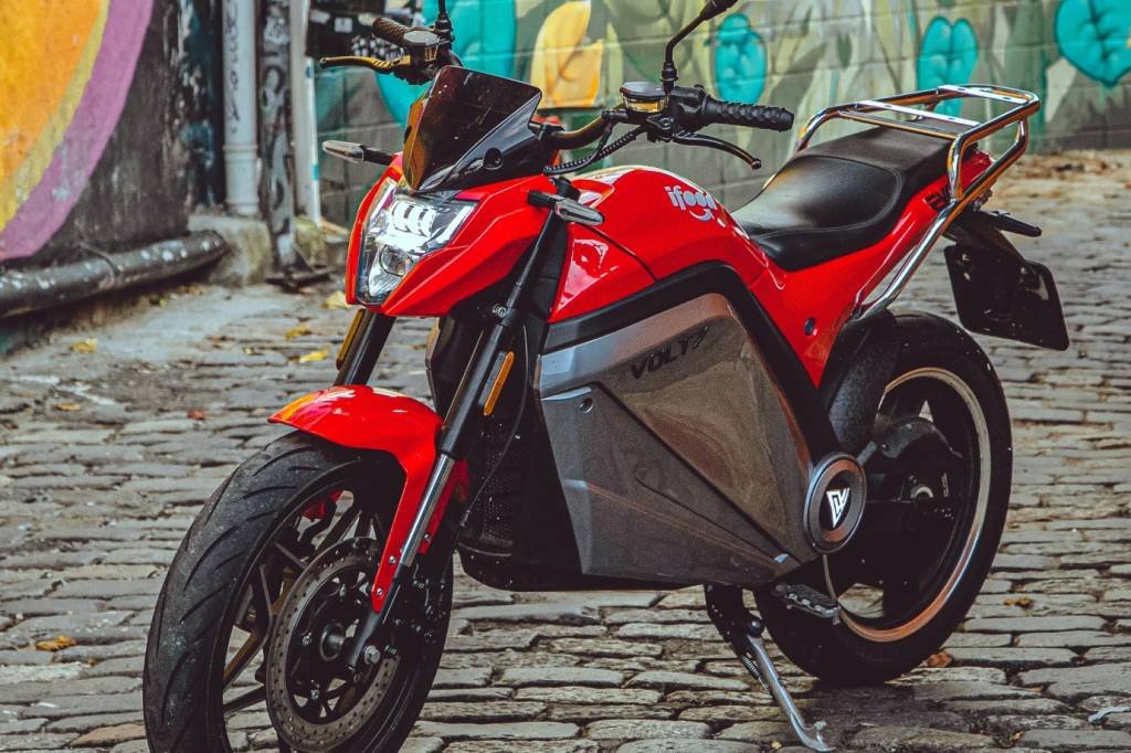 iFood lança moto elétrica de R$ 10 mil para entregadores