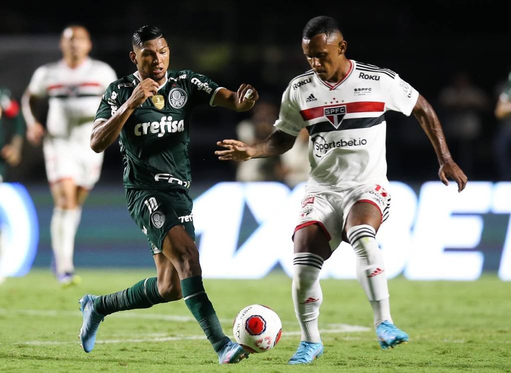 Em momentos diferentes no campeonato, Palmeiras e São Paulo se enfrentam em fases distintas (Alexandre Schneider/Getty Images)