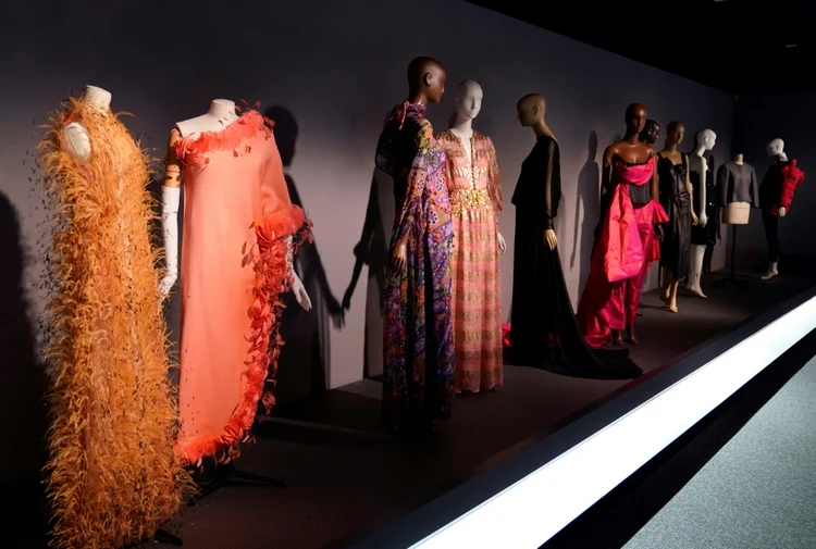 Exposição analisa o trabalho dos dois estilistas (AFP/AFP)