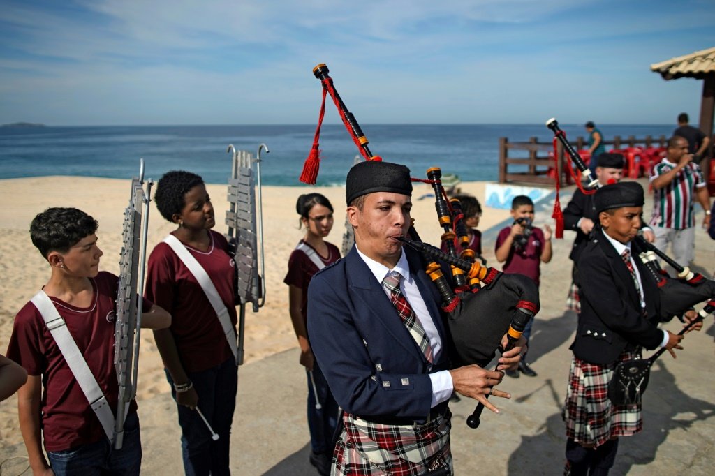 A banda da escola de música Vieira Brum em Maricá (AFP/AFP)