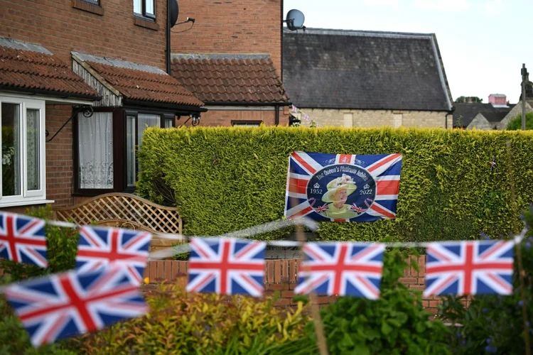 Casa em Masham, no norte da Inglaterra, decorada para o jubileu. (AFP/AFP)