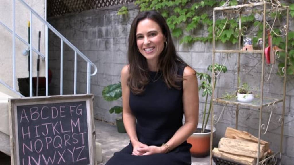 Gretchen Salyer, fundadora da June Care: startup captou US$ 3,6 milhões conectando famílias em busca de cuidados com as crianças (CNBC/Reprodução)