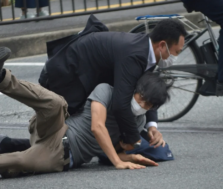 Atentado: Tetsuya Yamagami foi preso imediatamente depois que o ex-governante foi morto a tiros em julho (afp/AFP)