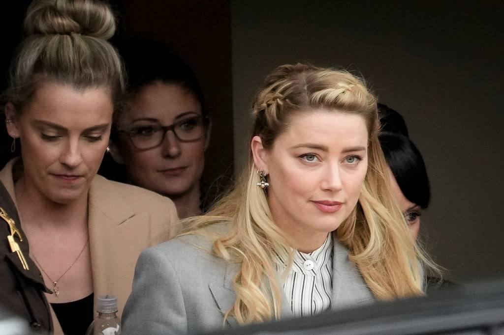 Amber Heard diz que julgamento é o fato mais doloroso de sua