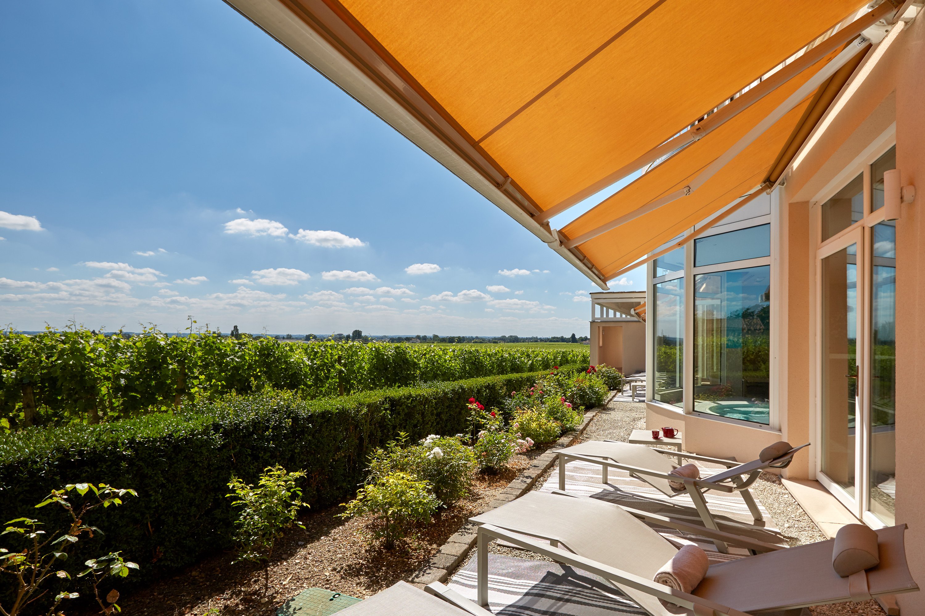 Chateau-Hotel-Grand-Barrail-UX