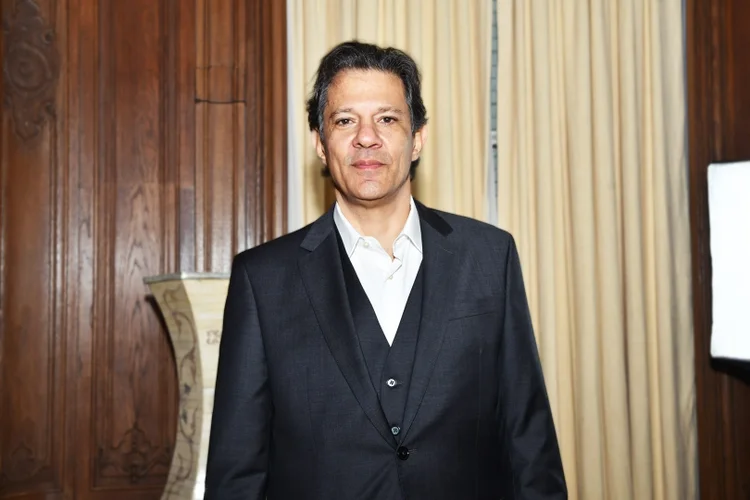 "Nossos governos cumpriram o tempo todo a LRF, que deu uma estabilidade duradoura à regra", disse Haddad (Iara Morselli/Esfera Brasil/Divulgação)