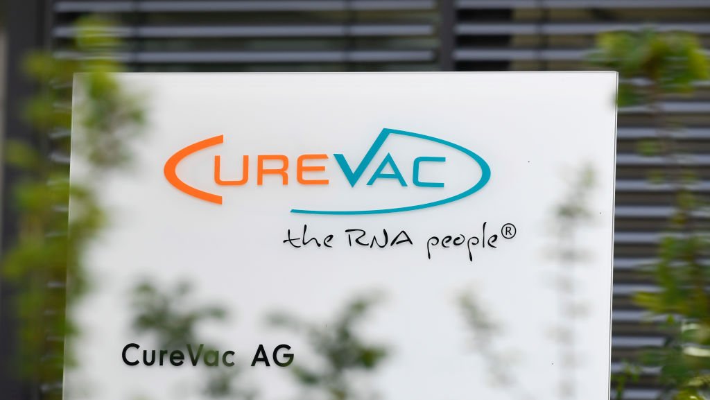 Alemã CureVac processa concorrente BioNTech por tecnologia de RNA mensageiro