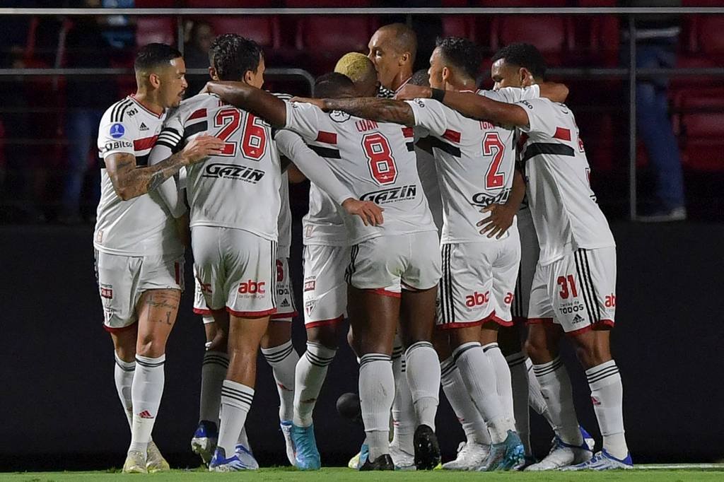 São Paulo: equipe não vence a quatro jogos no Brasileirão (NELSON ALMEIDA/Getty Images)