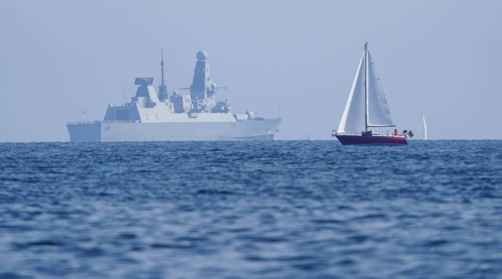 China condena passagem de navio de guerra dos EUA a Taiwan; entenda