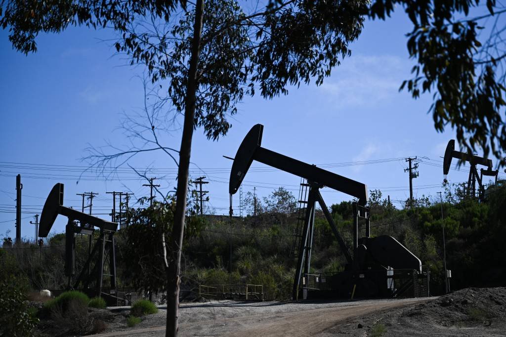 Petróleo: governo autorizou a liberação de reservas estratégicas, informa a Casa Branca (PATRICK T. FALLON/Getty Images)
