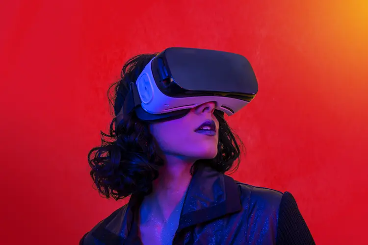 Metaverso: espaço que mistura internet, realidade aumentada e realidade física virtualmente aprimorada se destaca como uma das principais tendências tecnológicas para os próximos anos (Getty Images/Getty Images)