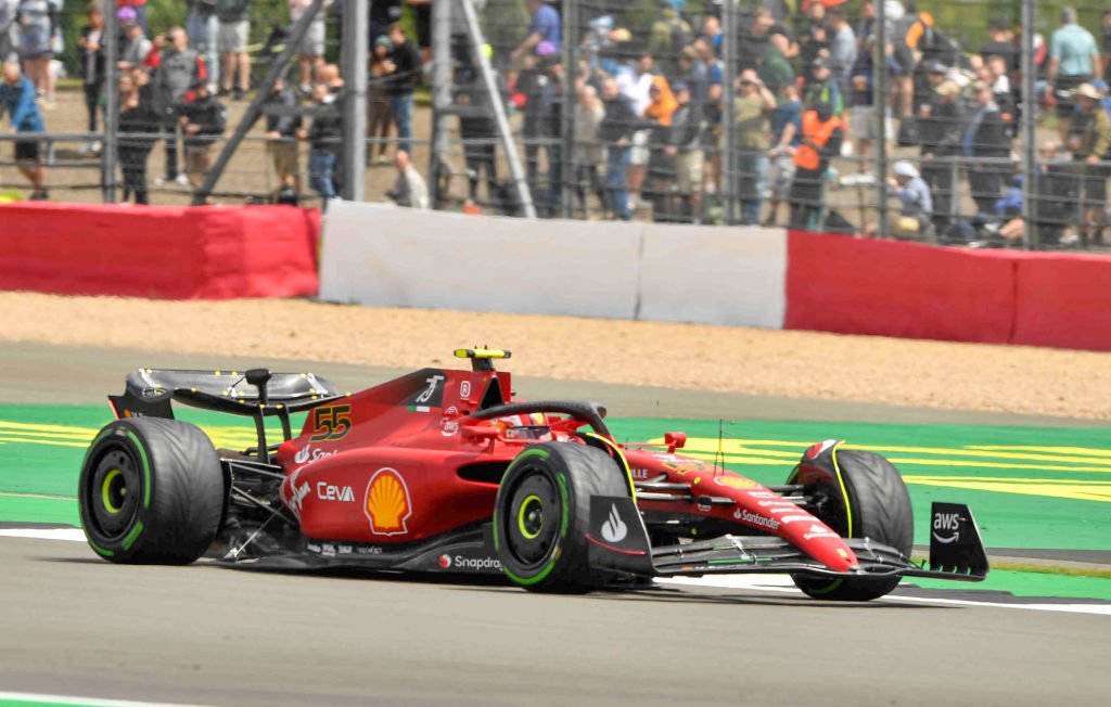 Carlos Sainz Jr., da Ferrari, vencedor da última corrida no GP da Grã-Bretanha (ATPImages / Colaborador/Getty Images)
