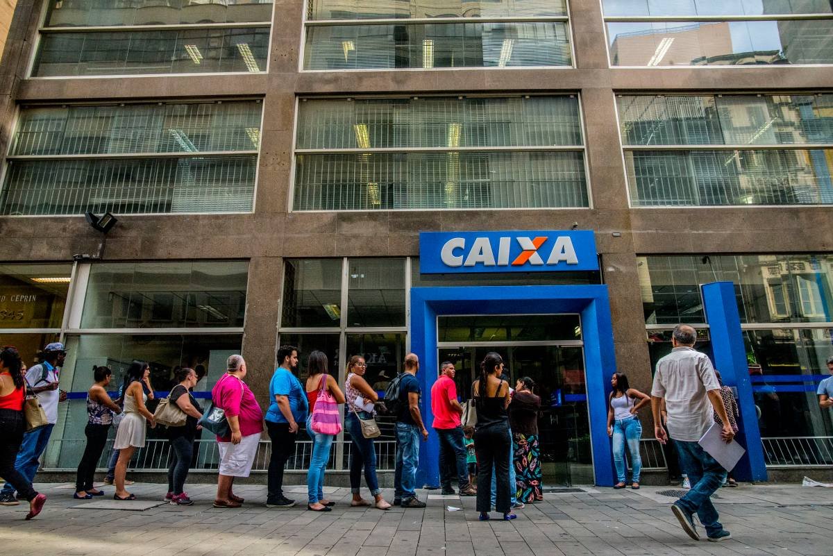 Projeto que libera abertura de bancos aos finais de semana volta a