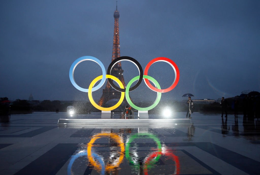 olímpico jogos dentro Paris 2024. olímpico chama dentro Paris