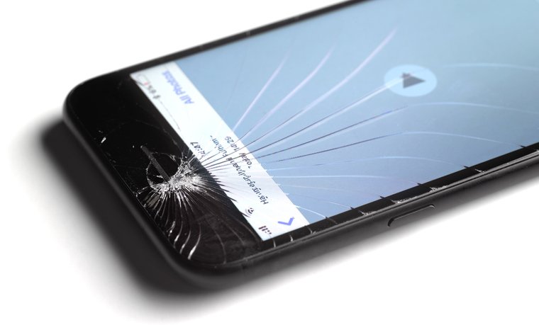 Close up of a cracked screen on a mobile phone (Peter Dazeley/Getty Images)