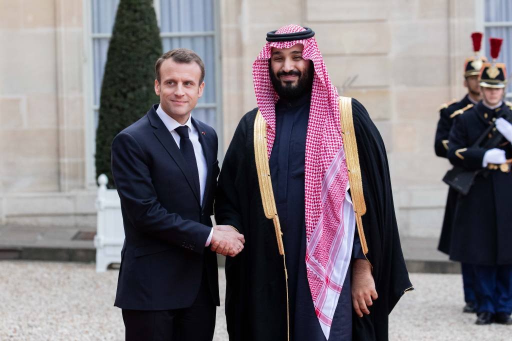 Macron recebe líder saudita buscando pressionar por produção de petróleo