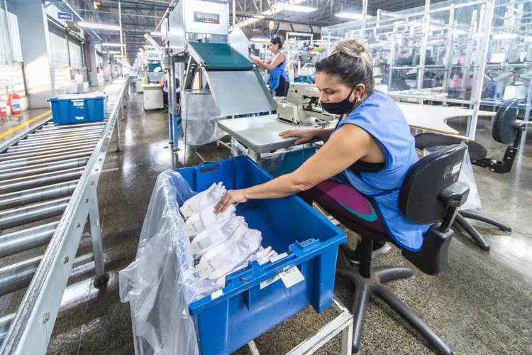 No mês de junho, a produção industrial doméstica destinada ao mercado nacional encolheu 0,9% (Leandro Fonseca/Exame)