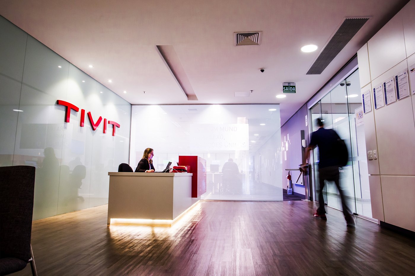 Tivit tem mais de 250 vagas abertas e oferece capacitação em tecnologia como benefício