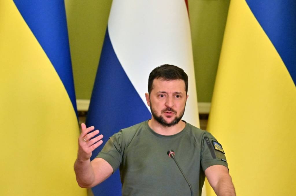 Zelensky convida presidente da Câmara de Representantes dos EUA a visitar Ucrânia