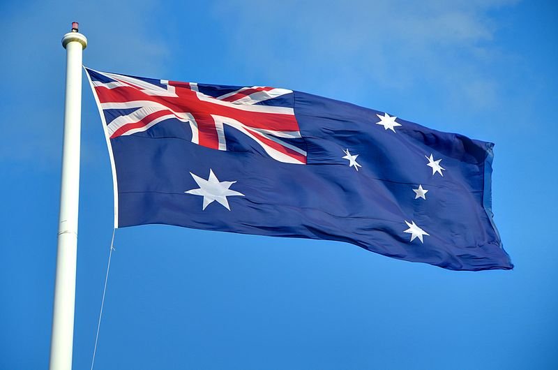 O Departamento de Assuntos Internos da Austrália (DHA, na sigla em inglês) enfrentou uma série de problemas quando seu financiamento foi reduzido em 875 milhões de dólares australianos. Isso representou um terço do orçamento do setor de migração do departamento, o que leva a temores de mais atrasos até o próximo ano (Wikimedia Commons/Wikimedia Commons)