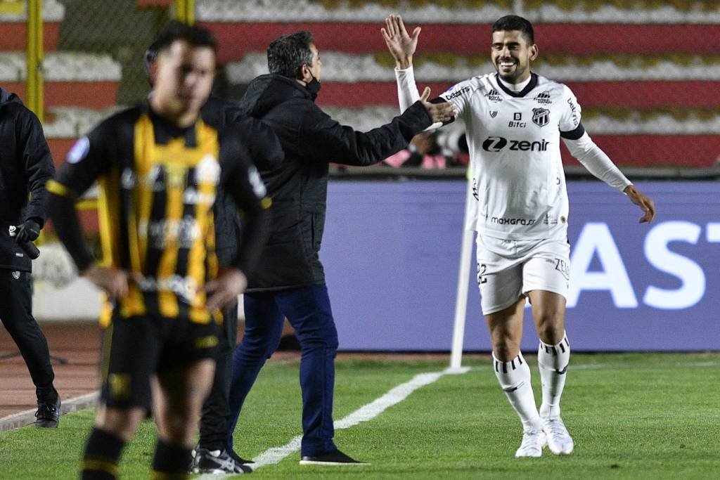 Jogos de futebol hoje, quarta-feira, 6; onde assistir ao vivo e