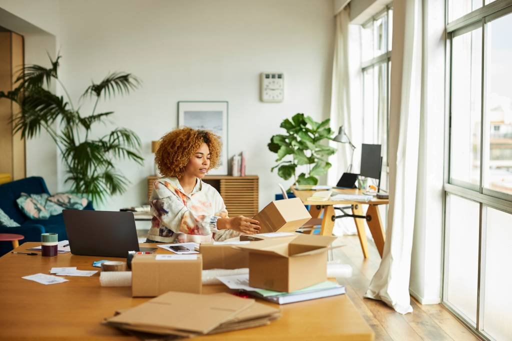 Mulheres recebem menos apoio dos cônjuges para começar a empreender do que os homens