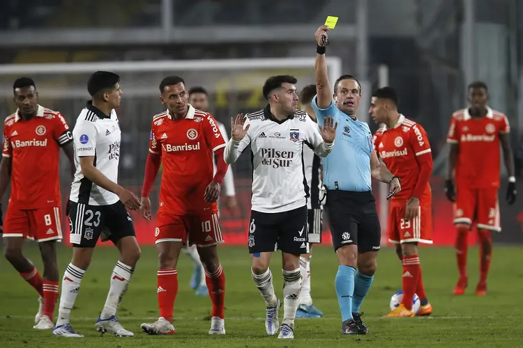 Internacional: O time brasileiro precisa vencer por mais de três gols de diferença para sair vitorioso do confronto (Marcelo Hernandez/Getty Images)