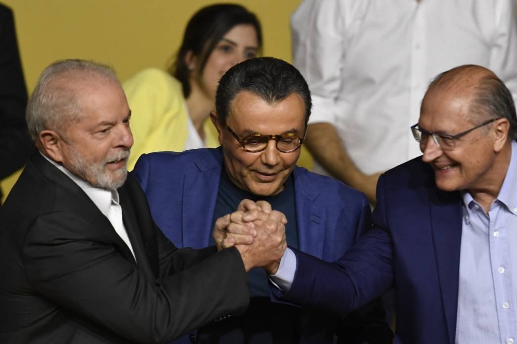 Chapa de Lula e Alckmin defende voto útil; Janones admite desistir