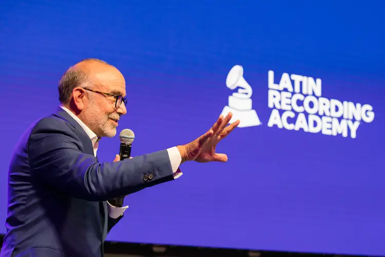 Manuel Abud durante o Latin Grammy Acoustic Sessions em São Paulo. (Mauricio Santana/The Latin Recording Academy/Divulgação)