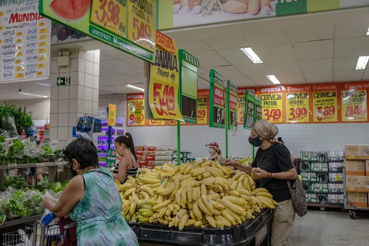 Boletim Focus: Nesse patamar, a inflação estouraria a meta estipulada para o Banco Central (BC) pelo terceiro ano seguido (Maria Magdalena Arrellaga/Bloomberg/Getty Images)