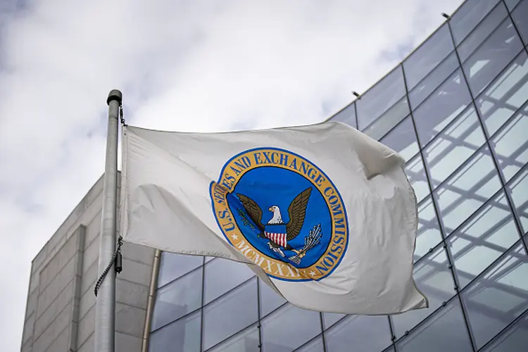 SEC está analisando pedidos para lançamentos de ETFs de bitcoin nos EUA (Getty/Getty Images)