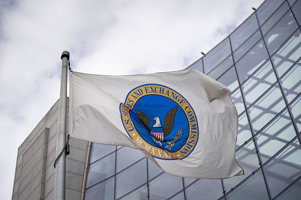 SEC abriu processos contra a Coinbase e a Binance (Getty/Getty Images)