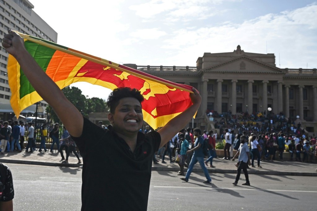 Protestos: Outros manifestantes também invadiram a sede do principal canal de televisão público do Sri Lanka (Amal JAYASINGHE/AFP)
