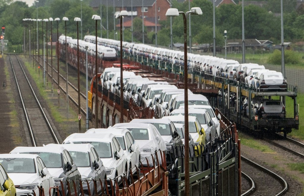 Volkswagen desiste de suspender produção em Taubaté após anúncio do carro popular