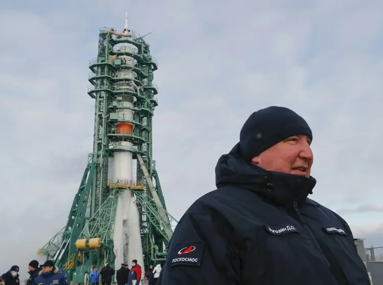 O agora ex-diretor da agência espacial russa Roscosmos, Dmitry Rogozin, no cosmódromo de Baikonur, no Cazaquistão, em 8 de dezembro de 2021. (AFP/AFP)