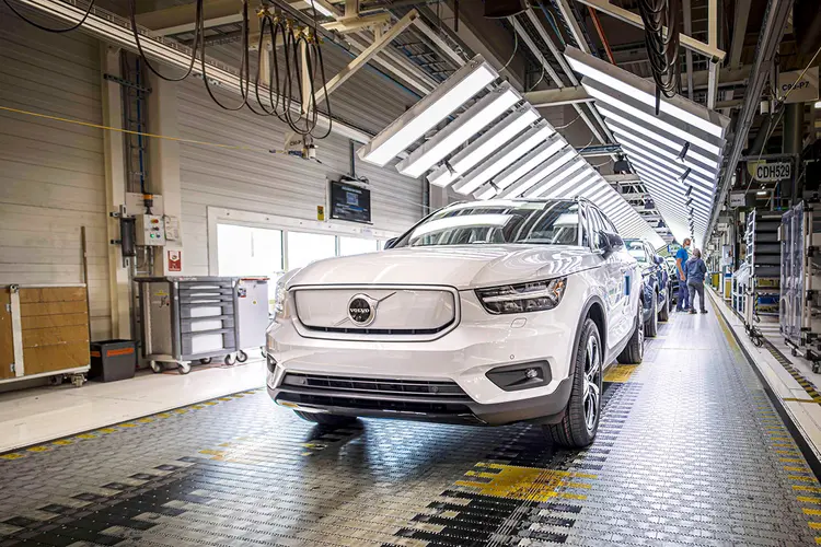 Volvo XC40 Recharge production in Ghent, Belgium (Volvo/Reprodução)