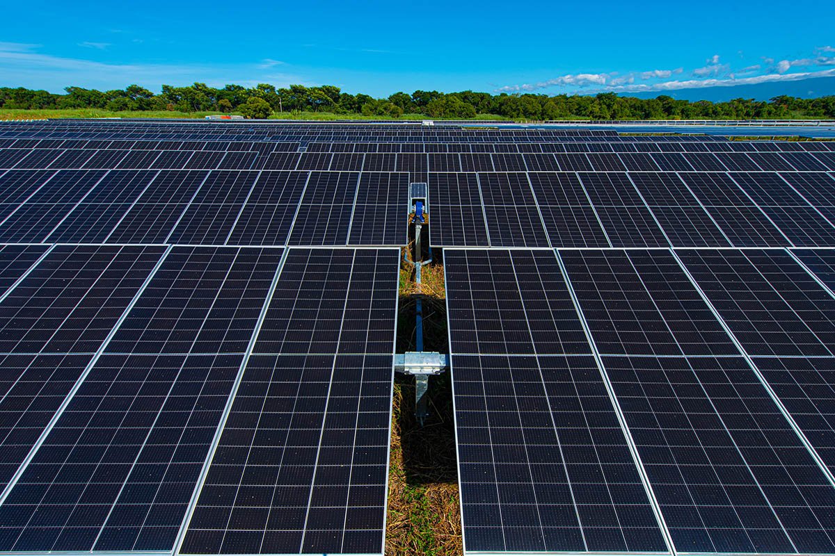 Por que a energia solar não está mais crescendo tanto nos EUA?