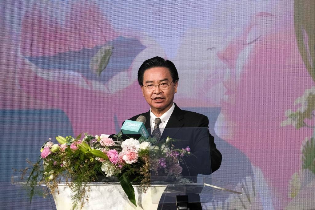 Ministro de Relações Exteriores de Taiwan diz que China ensaia invasão à ilha