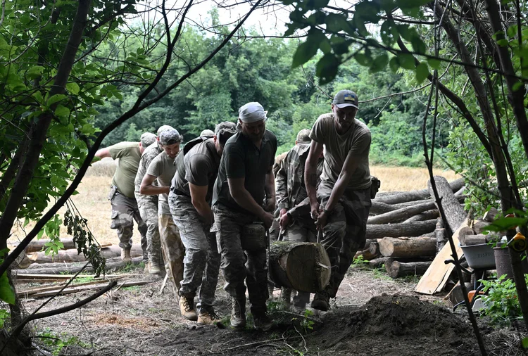 Os russos provavelmente sofreram entre 70 e 80 mil baixas em menos de seis meses", disse o subsecretário de Defesa, Colin Kahl (GENYA SAVILOV/Getty Images)