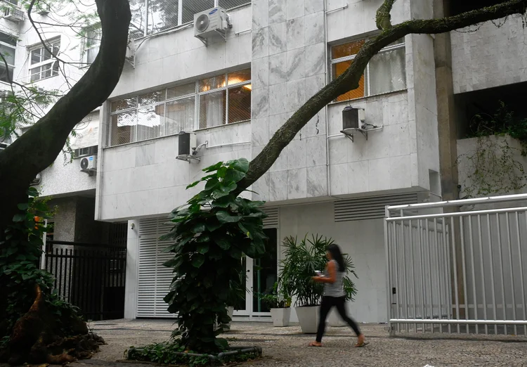 Entrada do edifício onde aconteceu o assassinato (Andre BORGES/Getty Images)