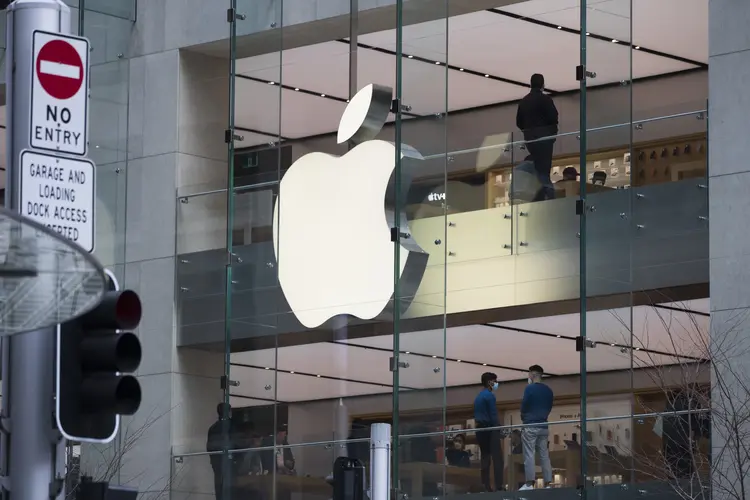 Apple (AAPL34): gigante de tecnologia cai na bolsa em dia negativo para as ações do setor (Bloomberg / Colaborador/Getty Images)