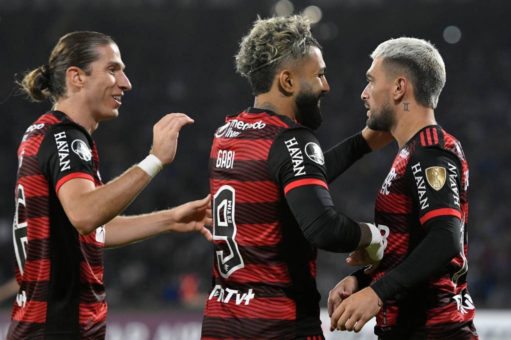 Escalação do Flamengo: o técnico Vitor Pereira deve ir com seu ataque formado por Gabigol e Pedro (Hernan Cortez/Getty Images)